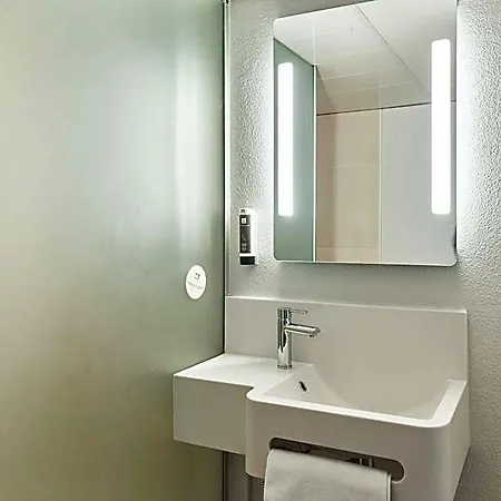 Orly Aéroport Hotel 2*