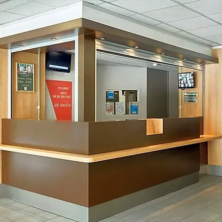 Orly Aéroport 2*